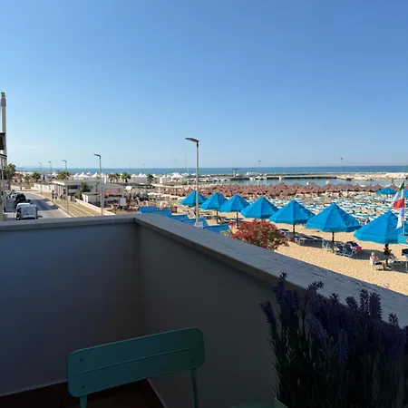 Apartment Lungomare 83 *